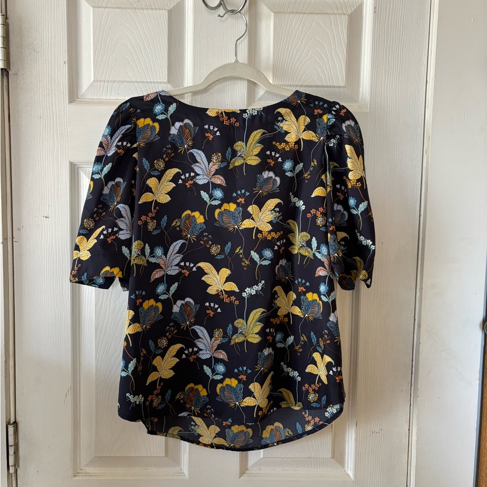 LOFT Floral Short Sleeved Blouse Size Small